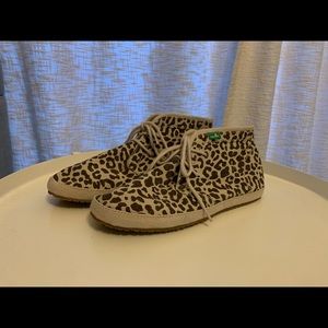 Sanuk Leopard Print Bootie Size 7 Women’s NWOT